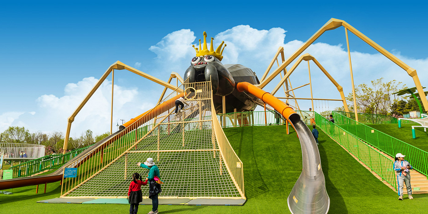 Spider Queen outdoor playground equipment